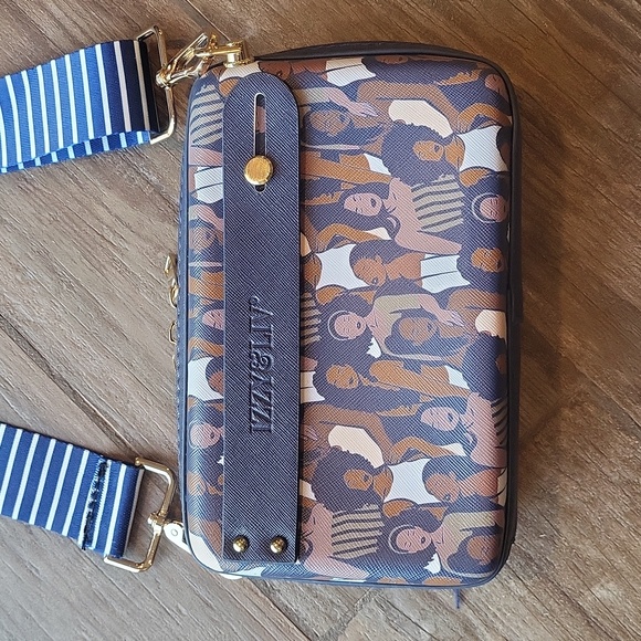 IZZY & LIV Powerful Women Crossbody Clutch Bag w/ Adjustable Strap Gold Accents - Picture 3 of 13